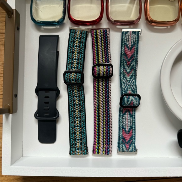 Fitbit Sense Package - Picture 3 of 6